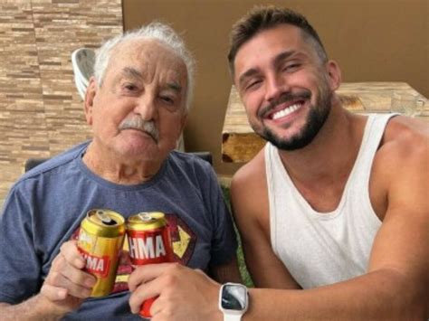 Arthur Picoli lamenta a morte do avô Dilacerado