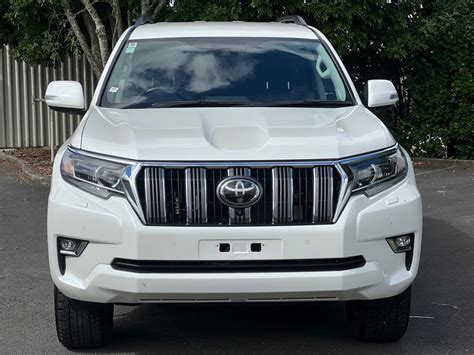 2019 Toyota Prado 2.8Auto VX Model - SingCars