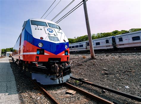 Metro North Heritage Unit Mta Metro North Railroad P Acdm Flickr