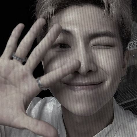 Pin By ʙᴀɴɢᴛᴀɴ ʙᴏʏs On Nam Kim Namjoon Namjoon Turkish Women Beautiful