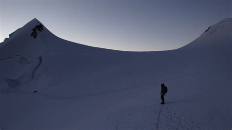 Summit Monte Rosa Peak - Climbing 4000 m - Trekking Alps