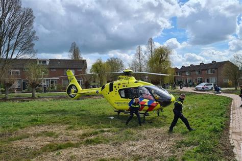 Traumahelikopter Landt Bij Kalmoespad Voor Incident Jac P Thijsselaan