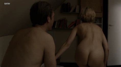 Naked Helle Fagralid in Sorg og glæde