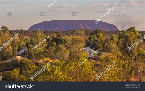 21 Ayers Rock Resort Images, Stock Photos & Vectors | Shutterstock