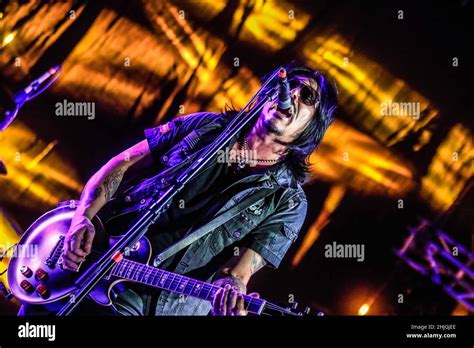 El Ex Guitarrista De Guns N Roses Gilby Clarke Durante La Noche De Su