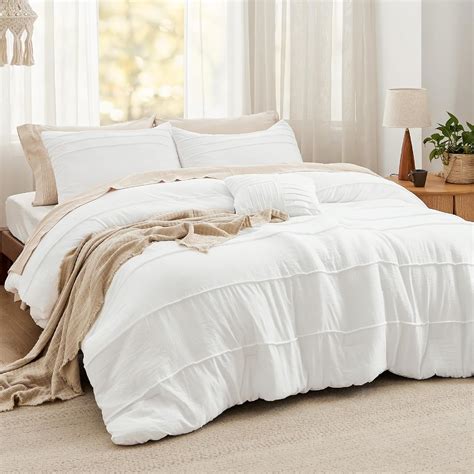 Amazon.com: Bedsure White Twin Comforter Set - 3 Pieces Pinch Pleat Bed Set, Down Alternative ...