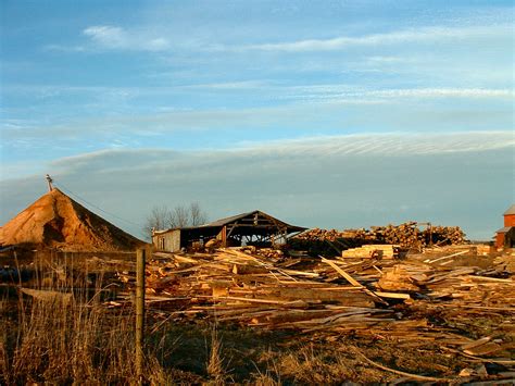 Amish Sawmill The Sun Was Beginning To Go Down For The Nig Flickr