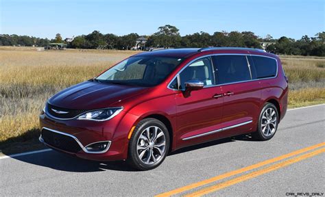 2017 Chrysler Pacifica 5