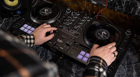 The First High End Dj Controller From Hercules The T Bax Music