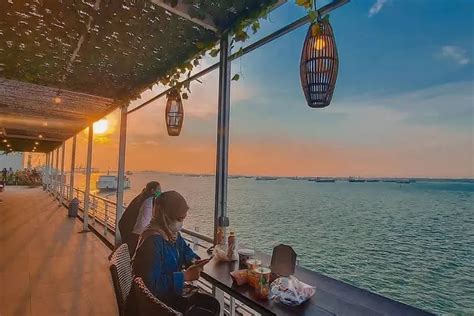 Hanya Di Surabaya North Quay Wisata Pelabuhan Yang Menyajikan Sunset