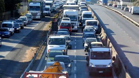 C Da Sistemare Il Cavalcavia Chiude Per Una Notte La Via Pontina E