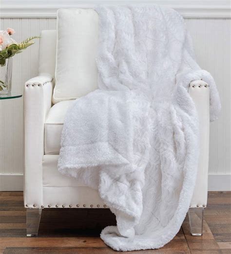 The Top 10 Best Faux Fur Blankets of 2021