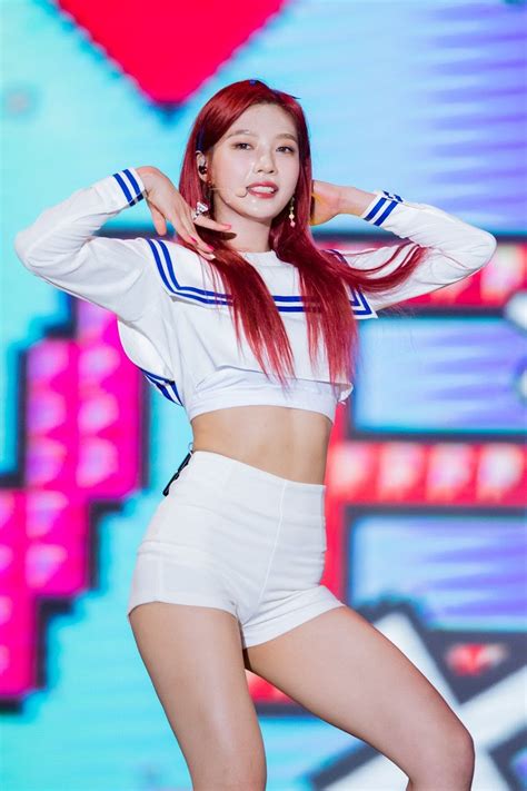 10 Times Red Velvets Joy Showed Off Her Amazingly Toned Abs In A Crop