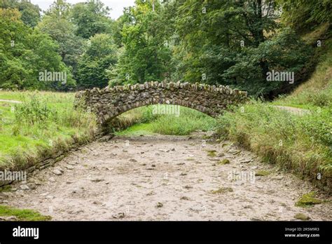 English stone bridges hi-res stock photography and images - Alamy