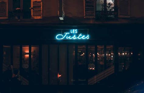 Nightlife in Paris: Explore the Paris Bar Scene - Travel Dudes