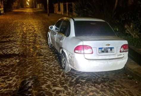 Motorista de aplicativo é baleado e tem carro roubado durante assalto