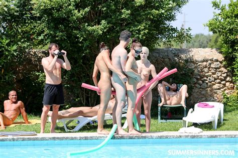 Playful Amateur Teen Wendy Moon Fucks And Poses With Her Girlfriends Poolside CoedCherry