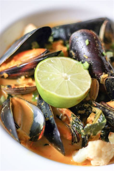 Steamed Mussels With White Wine Herb Saffron Broth