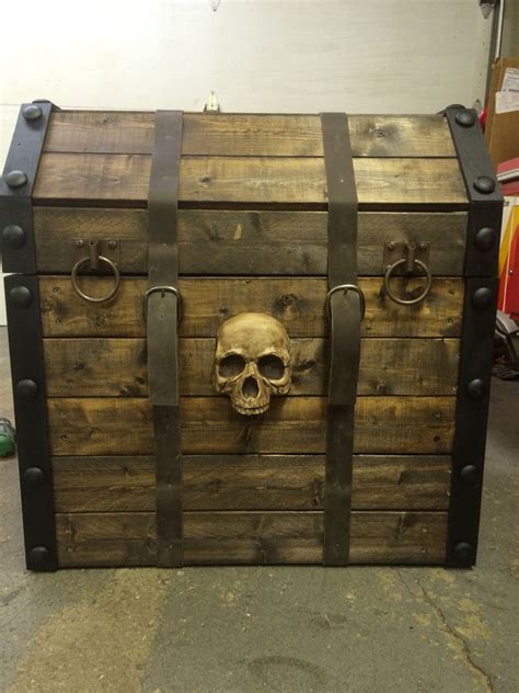 Pirate Treasure Chest Cooler Here S The Outside Of The Finished