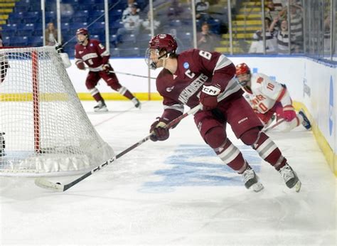 No 14 Umass Men’s Ice Hockey Team Defeats Air Force In Ice Breaker Consolation Game