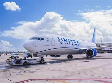 United Airlines Cancels Flights Due To Boeing Max Grounding