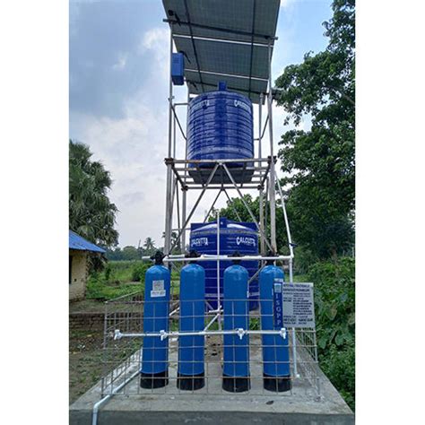 Blue Commercial Hp Solar Submersible Water Pump At Best Price In