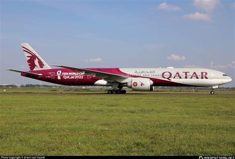 A Bec Qatar Airways Boeing Dzer Photo By Erwin Van Hassel Id