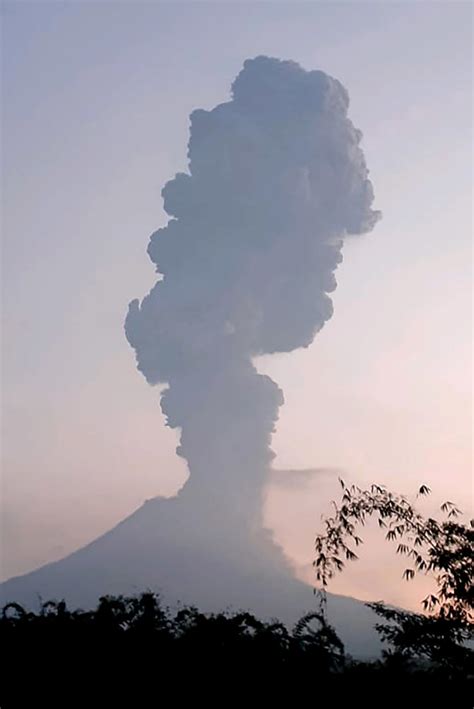 Fakta Letusan Merapi Dari Wedhus Gembel Hingga Jenis Erupsi