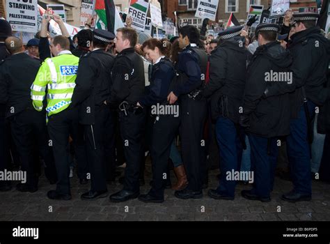 Outside Israeli Embassy London Protest against bombing of Gaza.Police ...