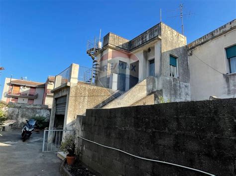 Vendita Terratetto Unifamiliare In Via Diana Fiumefreddo Di Sicilia