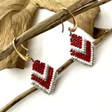 Aretes Chaquiras Rojos Con Blanco Albor Arte Mx