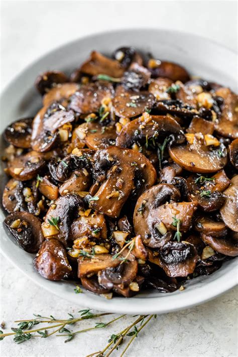 Sautéed Mushrooms With Garlic And Herbs