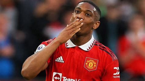 Manchester United Ten Hag Loves Martial But Can T Rely On Him