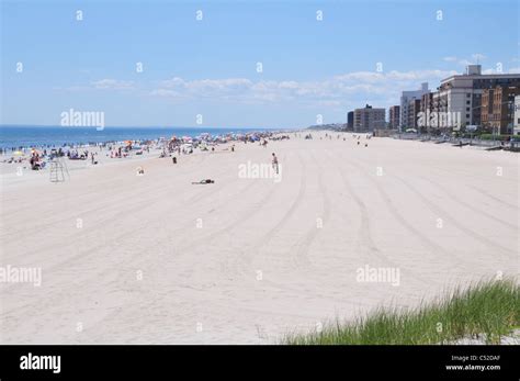 Rockaway Beach, New York Stock Photo - Alamy