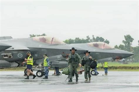 F Tni Au Bakal Terlibat Pertempuran Dengan F Raaf Di Langit