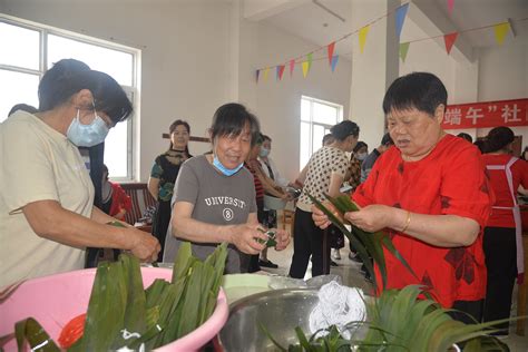 粽叶飘香迎端午 幸福和谐邻里情∣公司开展端午节包粽子活动 灌东盐场官网