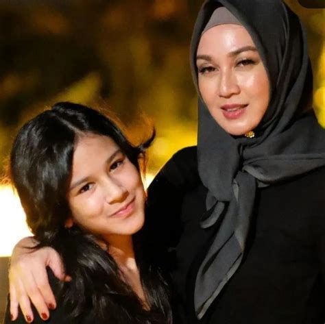 Kabar Terkini Artis Lawas Dina Lorenza Model Majalah Era 90 An Pernah