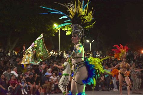 Con masiva asistencia la ciudad de Corrientes inició los festejos por