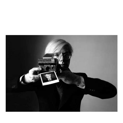 Andy Warhol con Polaroid 1975 Photograph Oliviero Toscani | Artemest