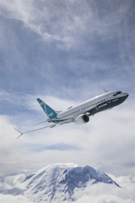 Boeing 737 Max 7 Successfully Completes First Flight Avionics