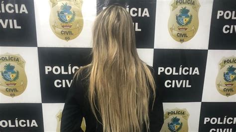 Macaco Mulher Presa Por Racismo Contra Treinador De Futebol