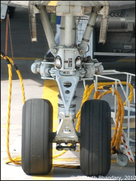 Nose Landing Gear Of Lufthansa Boeing 747 Flickr Photo Sharing