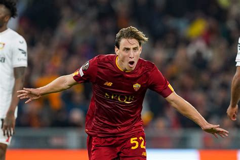 Roma’s boy next door Bove impresses Totti and puts Mourinho’s side in ...