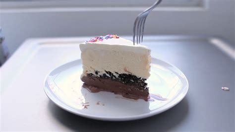 Homemade Ice Cream Crunch Cake Youtube