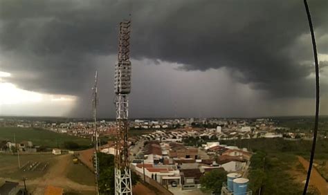 Evolução de chuva intensa em Nossa Senhora da Glória SE Confira o