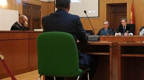 El policía nacional que fue absuelto de falso testimonio volverá al