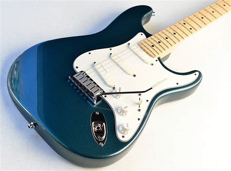 Fender Stratocaster Plus Deluxe Chasingguitars