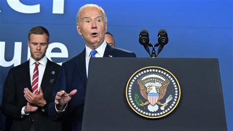 Joe Biden Introduces Ukraines Volodymyr Zelensky As President Putin