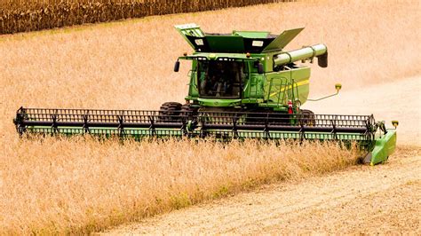 Grain Harvesting S790 Combine John Deere CA