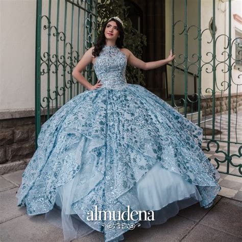 Vestido De XV Azul Con Aplicaciones Brillantes Almudena Boutique